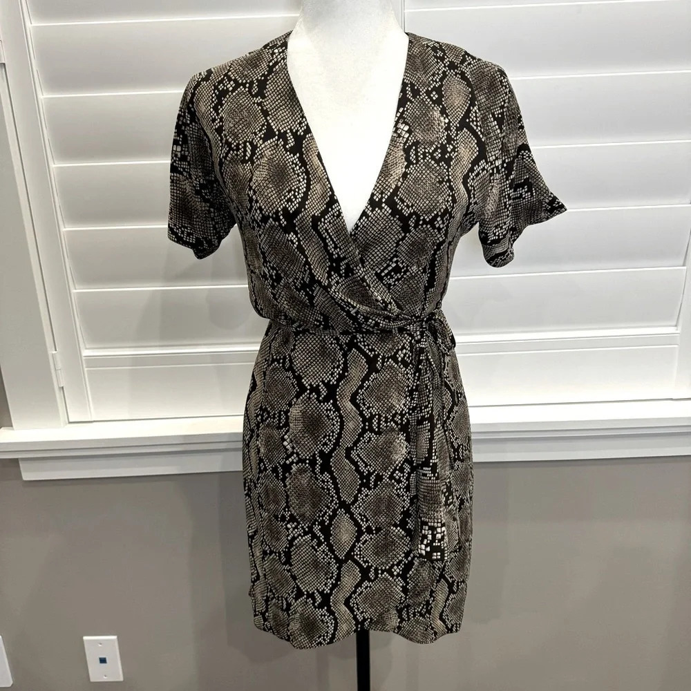 Aritzia Babaton Wrap Dress